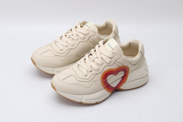 G*u*i* trainer sneaker5